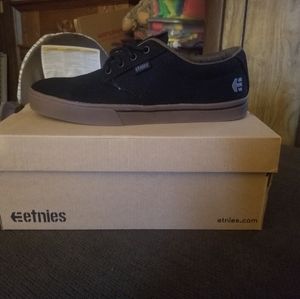 Etnies shoes